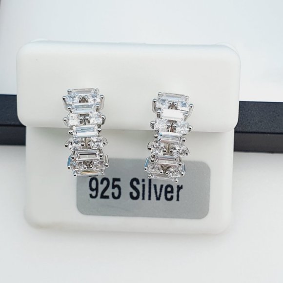 "925 Sterling Silver Cubic Zirconia Earrings, UU1P6A6157 - Picture 1 of 11